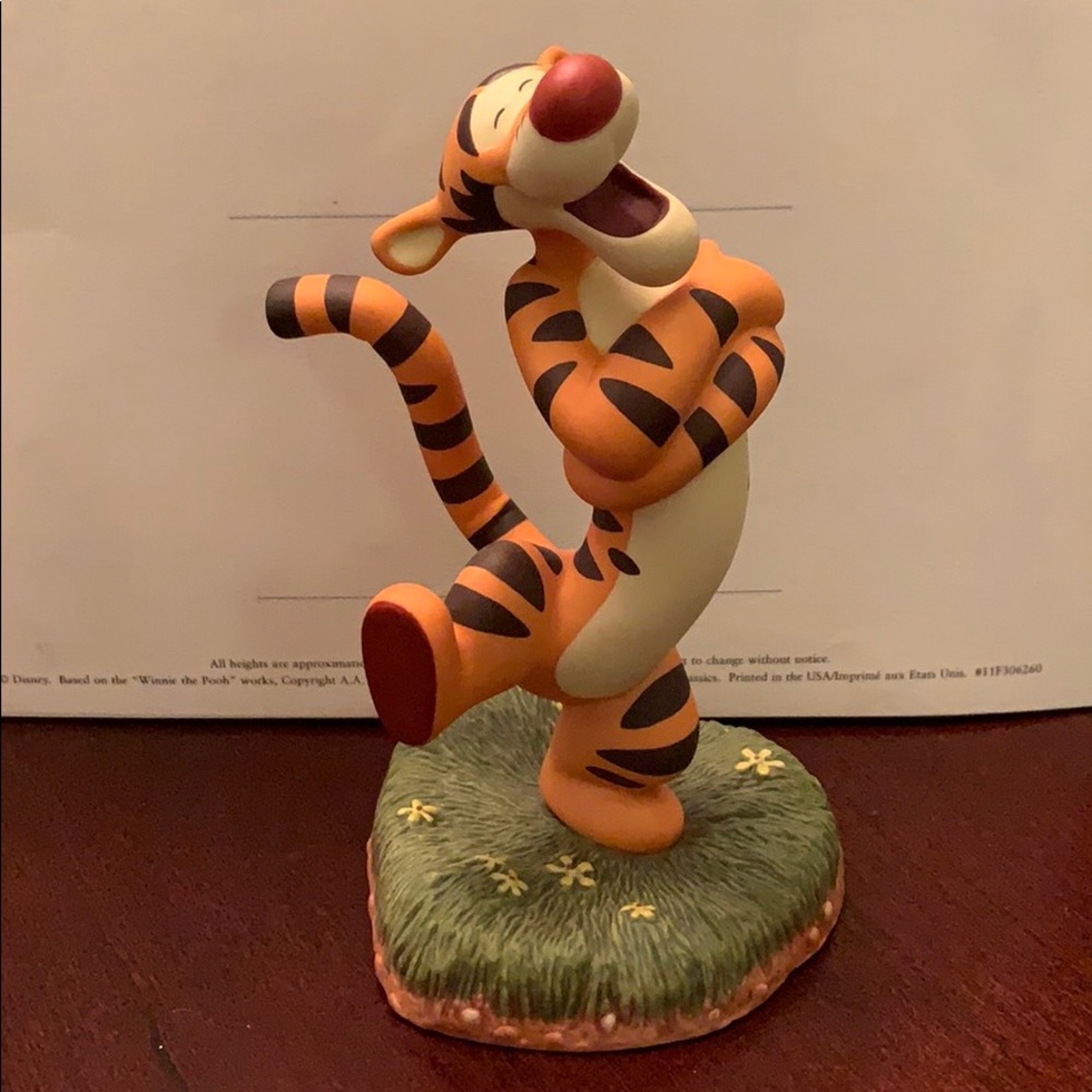 Tigger Pooh and Friends Figurine